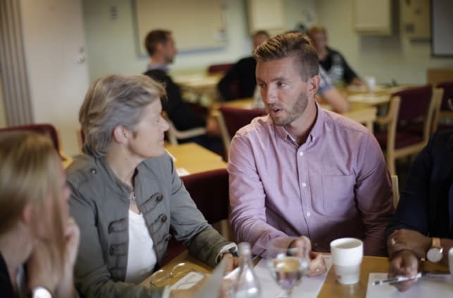 Konferanse på camping med overnatting, mat og aktiviteter.